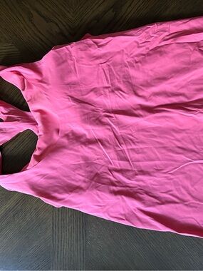 Athleta  Coral Scoop Neck Tank Top with built in Bra